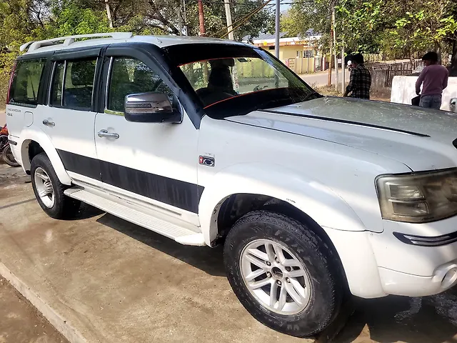 Used 2009 Ford Endeavour in Jhansi