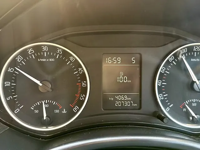 Used Skoda Laura Ambiente 2.0 TDI CR MT in Asansol