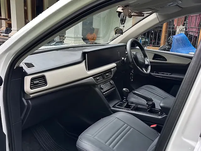 Used Mahindra Old Generation XUV700 AX 5 Diesel MT 7 STR [2021] in Kanjirappally