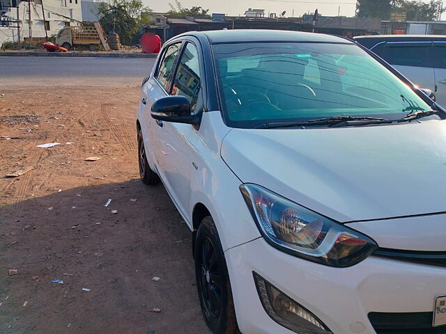 Used Hyundai i20 [2012-2014] Sportz 1.4 CRDI in Gandhinagar