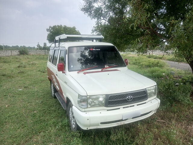 Used 2001 Toyota Qualis in Erode