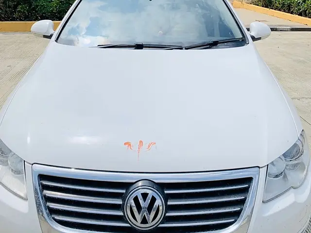Used 2010 Volkswagen Passat in Indore