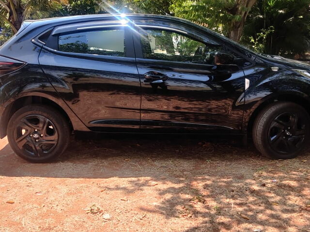 Used Tata Altroz XTA Petrol Dark Edtion in Bangalore