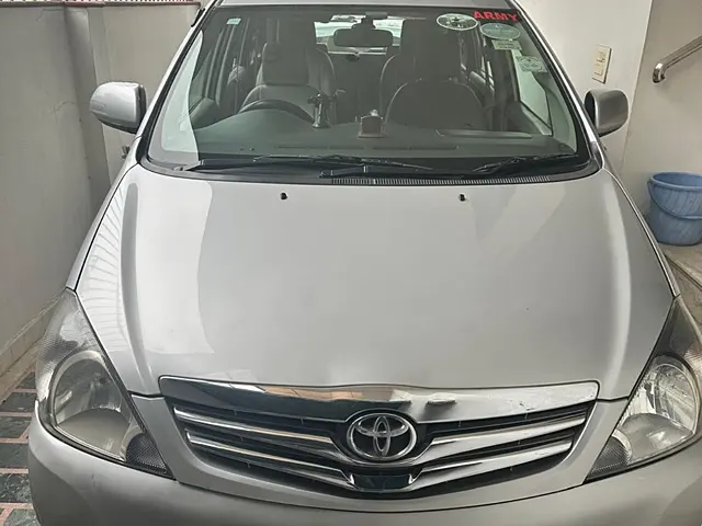 Used 2011 Toyota Innova in Jaipur