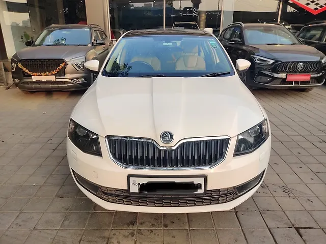Used 2015 Skoda Octavia in Mumbai