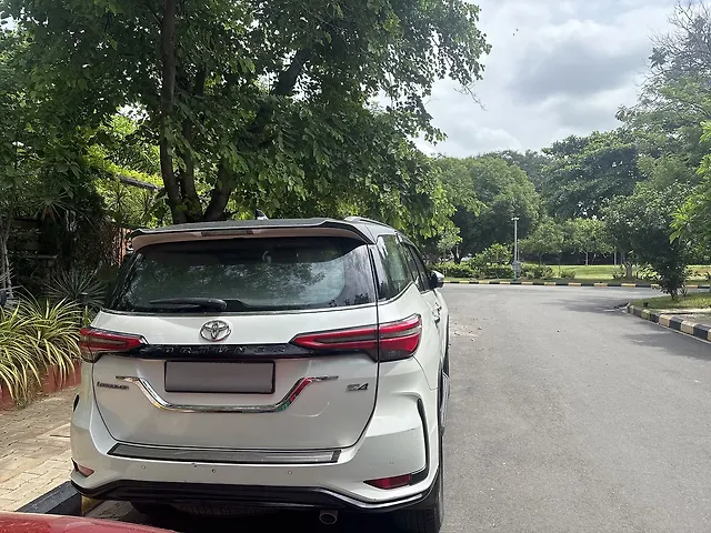 Used Toyota Fortuner Legender 2.8 4X4 AT in Hyderabad