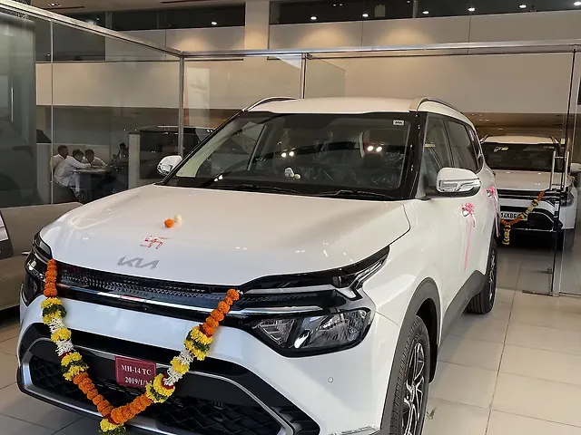 Used 2022 Kia Carens in Pune