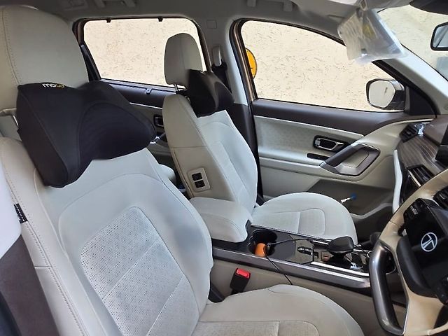 Used Tata Safari Accomplished Plus Dual Tone AT 7 STR in Mumbai