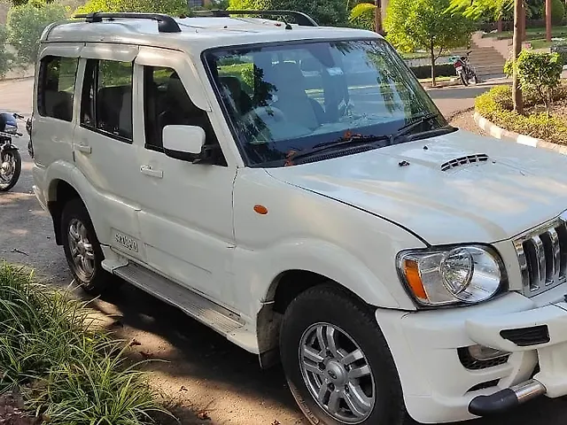 Used 2011 Mahindra Scorpio in Satara