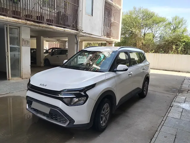 Used 2022 Kia Carens in Ahmedabad