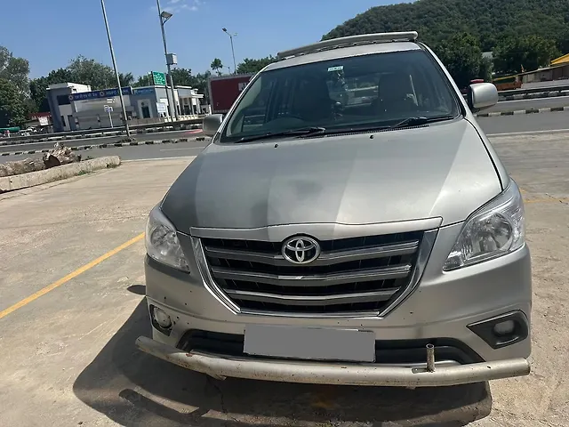 Used 2016 Toyota Innova in Abu Used 2016 Toyota Innova in Abu
