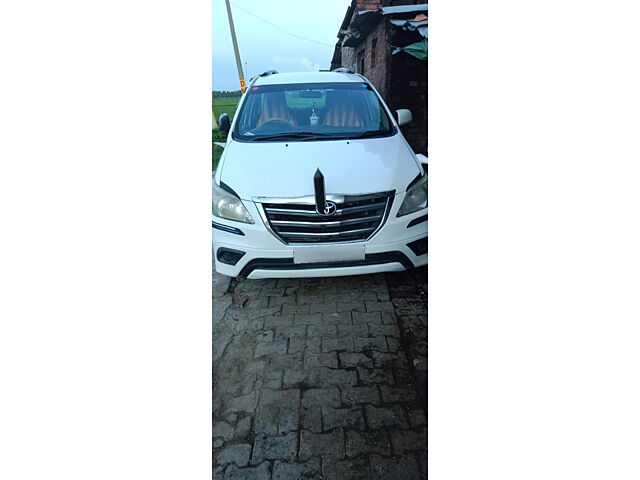 Used 2011 Toyota Innova in Gorakhpur