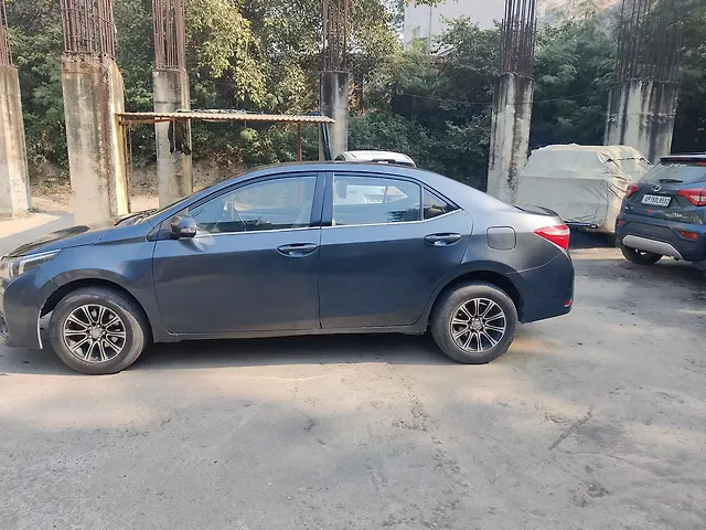 Used 2015 Toyota Corolla Altis in Meerut