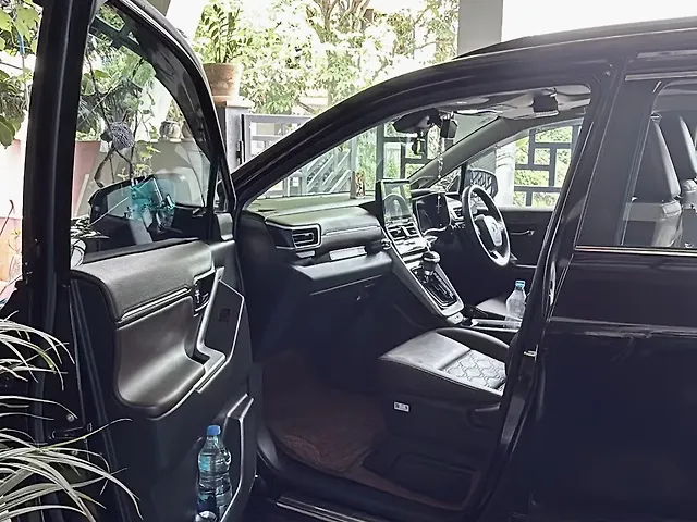 Used Toyota Innova Hycross ZX (O) Hybrid (Electric + Petrol) Automatic (e-CVT) 7 STR in Chennai Used Toyota Innova Hycross ZX (O) Hybrid (Electric + Petrol) Automatic (e-CVT) 7 STR in Chennai