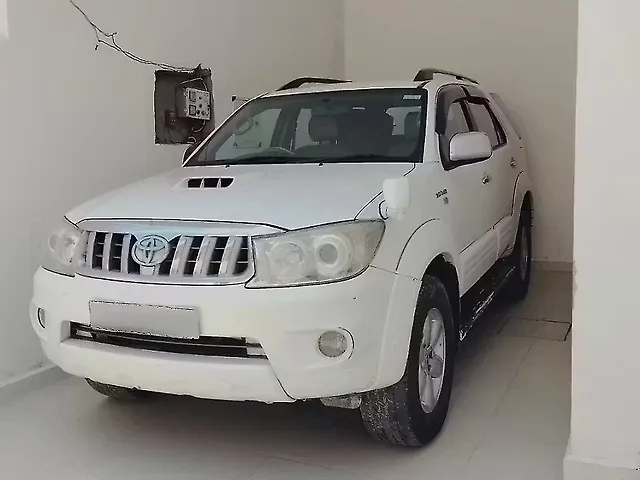 Used 2011 Toyota Fortuner in Phagwara