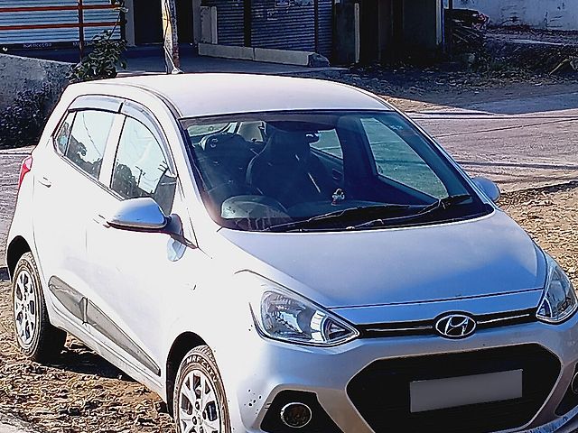 Used 2015 Hyundai Grand i10 in Indore