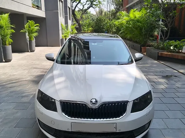 Used 2016 Skoda Octavia in Pune