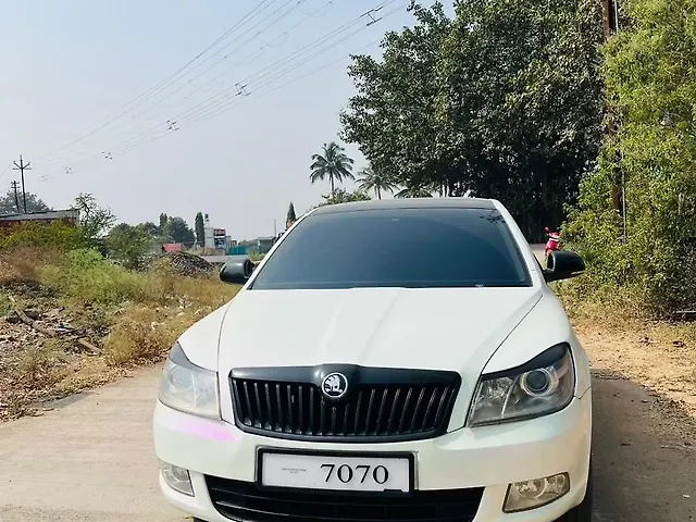 Used 2011 Skoda Laura in Pune
