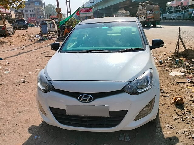 Used 2013 Hyundai i20 in Gandhinagar