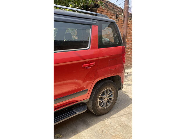 Used Mahindra TUV300 [2015-2019] T10 AMT Dual Tone in Kanpur