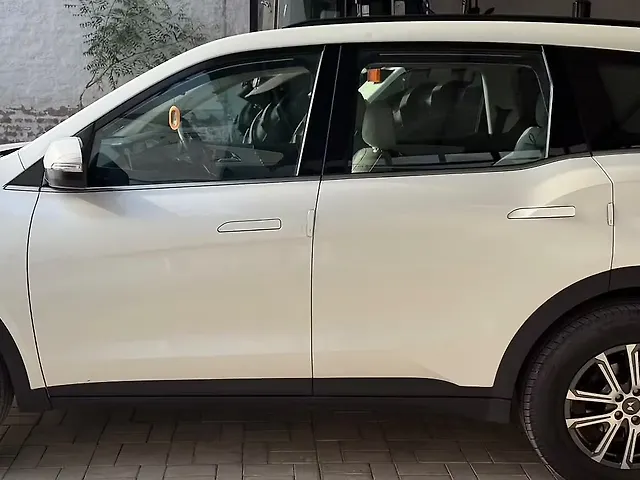 Used Mahindra Old Generation XUV700 AX 7 Diesel AT AWD 7 STR [2023-2024] in Barnala