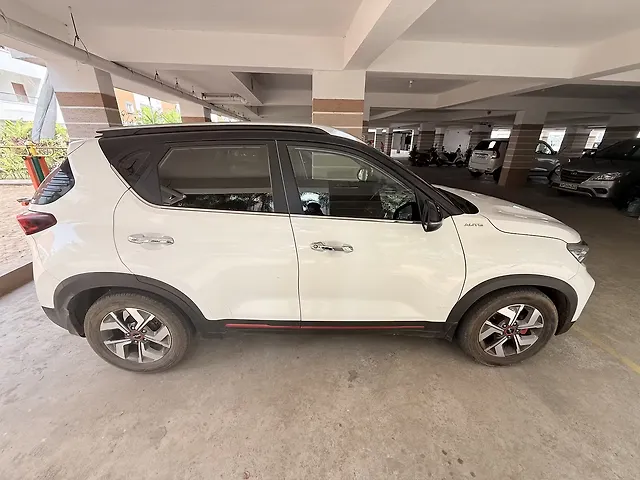 Used 2022 Kia Sonet in Vijayawada