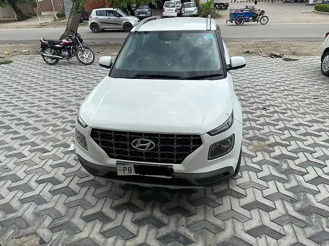 Used 2022 Hyundai Venue in Zira