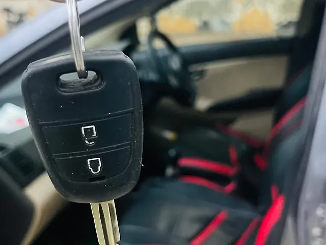 Used Hyundai Eon Sportz in Lucknow