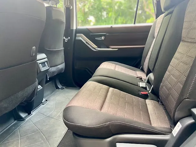 Used Toyota Innova Hycross VX Hybrid (Electric + Petrol) Automatic (e-CVT) 8 STR in Delhi Used Toyota Innova Hycross VX Hybrid (Electric + Petrol) Automatic (e-CVT) 8 STR in Delhi