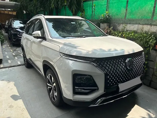 Used 2025 MG Hector Plus in Delhi