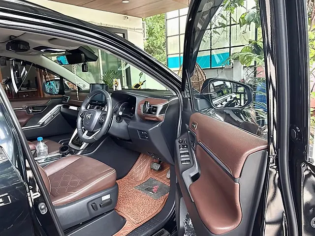 Used Toyota Innova Hycross ZX (O) Hybrid (Electric + Petrol) Automatic (e-CVT) 7 STR in Chennai Used Toyota Innova Hycross ZX (O) Hybrid (Electric + Petrol) Automatic (e-CVT) 7 STR in Chennai