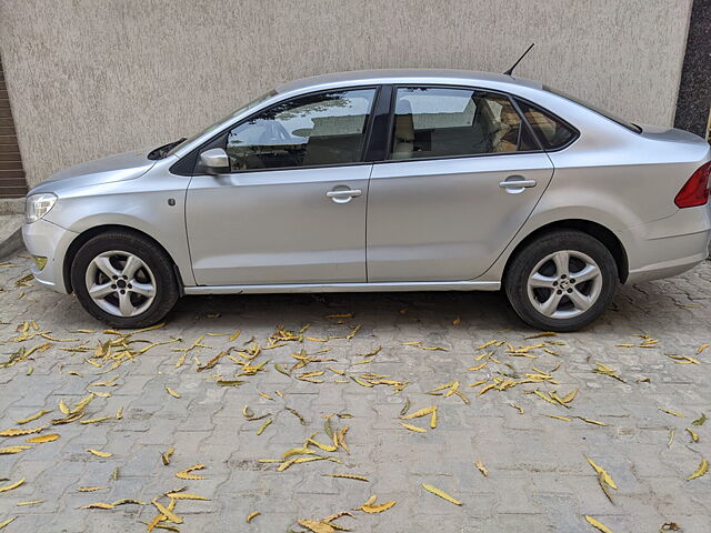 Used Skoda Rapid [2014-2015] 1.5 TDI CR Ambition with Alloy Wheels in Gurgaon