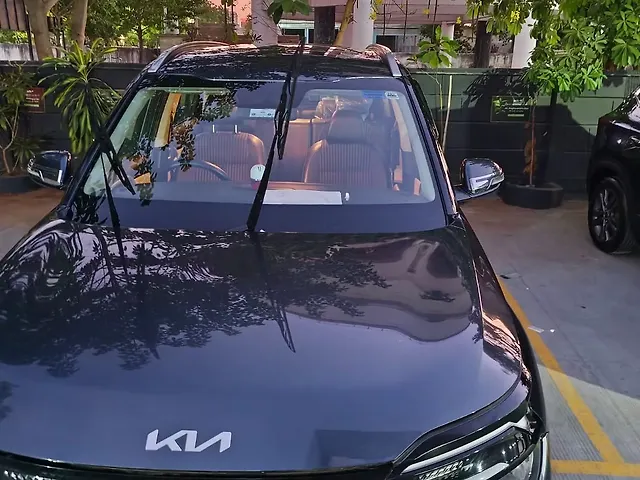 Used 2022 Kia Carens in Ahmedabad