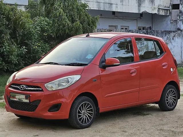 Used 2010 Hyundai i10 in Surat