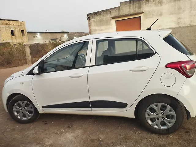 Used Hyundai Grand i10 [2013-2017] Magna 1.2 Kappa VTVT [2013-2016] in Junagadh