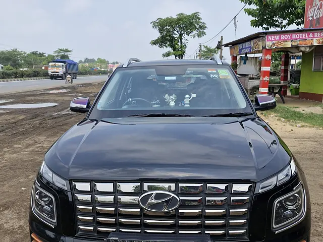 Used 2022 Hyundai Venue in Dhanbad