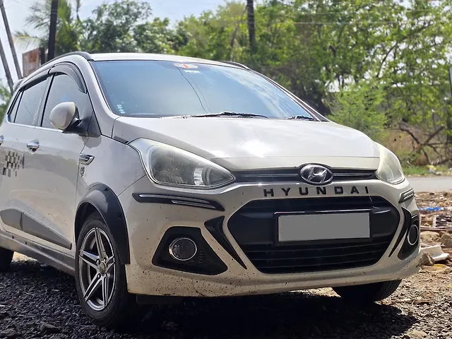 Used 2015 Hyundai Grand i10 in Dharashiv