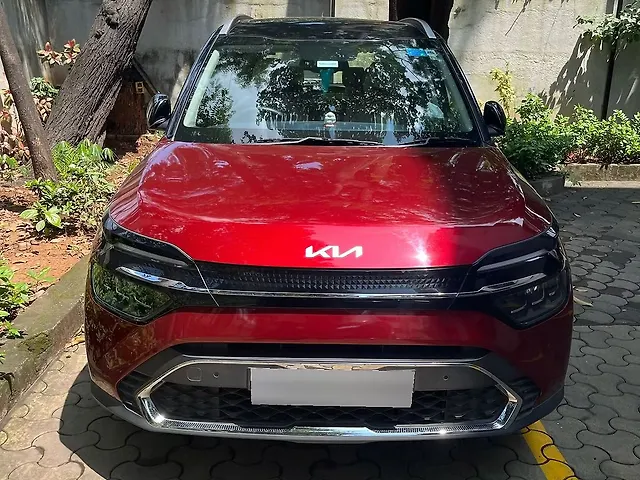 Used 2022 Kia Carens in Mumbai