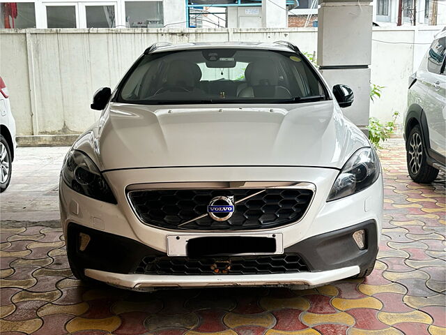 Used Volvo V40 Cross Country [2016-2019] T4 Momentum in Hyderabad