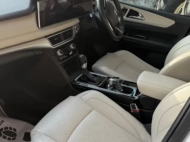 Used Mahindra Old Generation XUV700 AX 7 Diesel AT AWD 7 STR [2023-2024] in Barnala