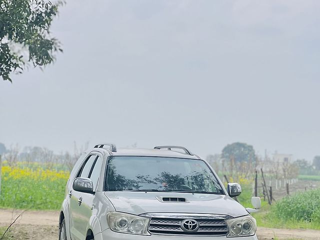 Used 2010 Toyota Fortuner in Tarn Taran