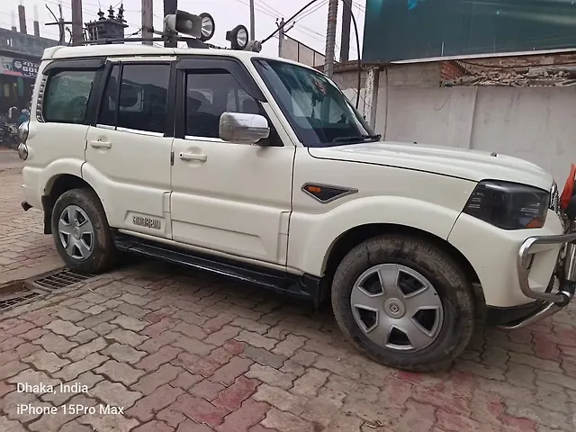 Used 2016 Mahindra Scorpio in East Champaran