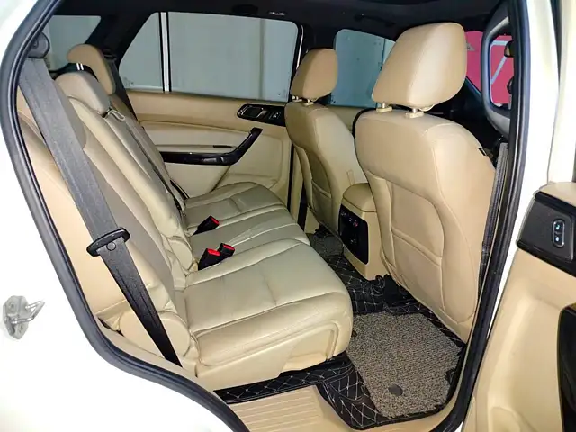 Used Ford Endeavour [2016-2019] Titanium 3.2 4x4 AT in Chandigarh
