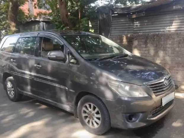 Used 2012 Toyota Innova in Surat