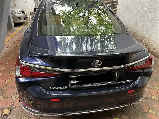 Used Lexus Old Generation ES 2018 300h Luxury in Pune