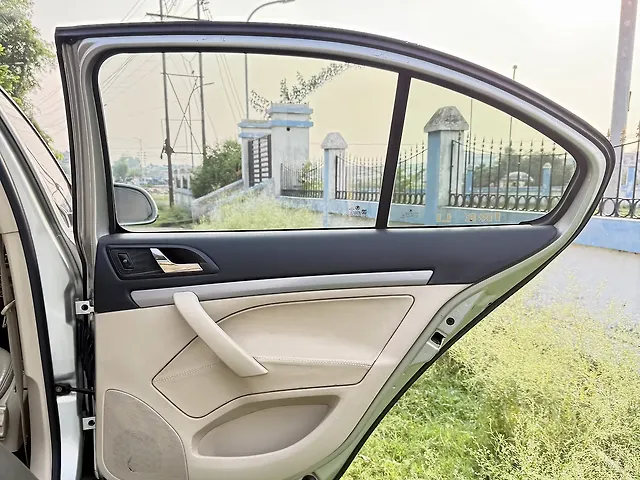 Used Skoda Laura Ambiente 2.0 TDI CR MT in Asansol