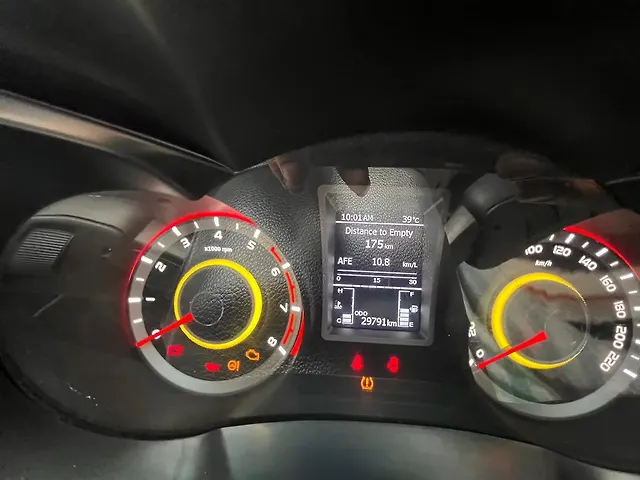 Used Mahindra XUV300 [2019-2024] W8 (O) 1.2 Petrol [2019] in Patna