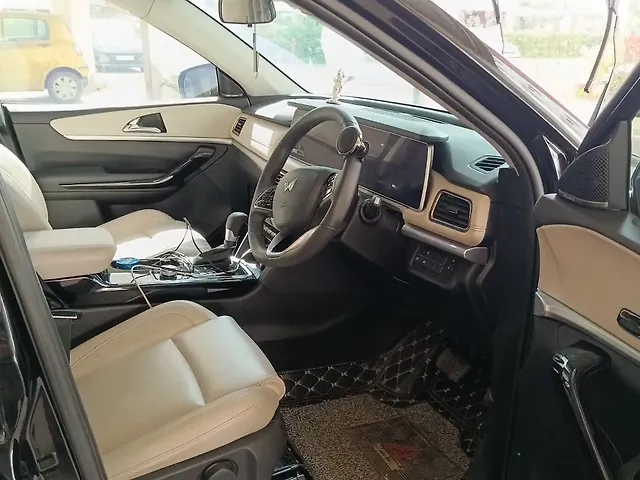 Used Mahindra Old Generation XUV700 AX3 Petrol AT 5 STR in Kolkata