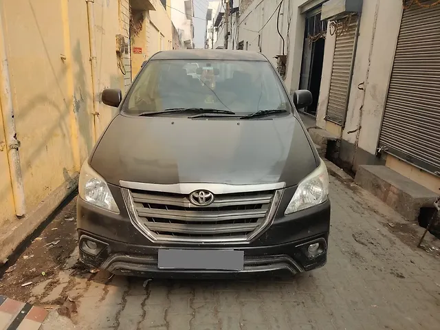 Used 2015 Toyota Innova in Aligarh