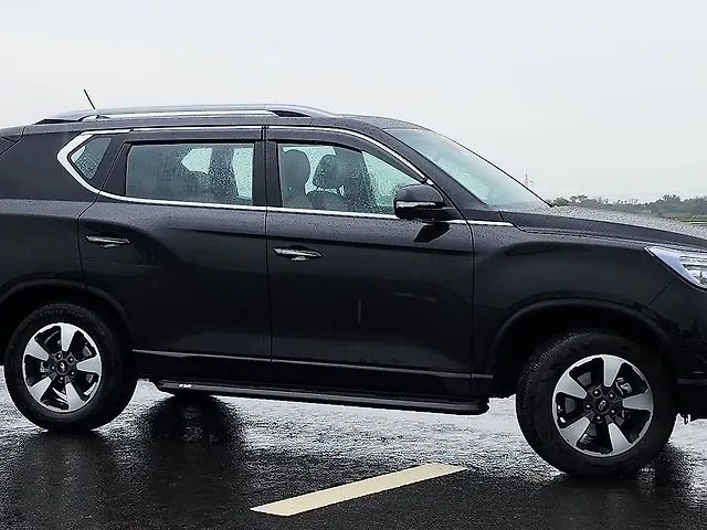 Used Mahindra Alturas G4 4WD AT in Delhi